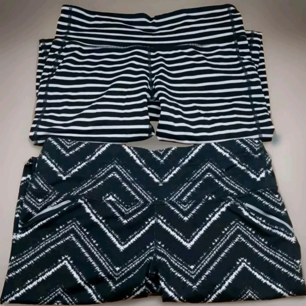 (2) Athleta Chaturanga & Relay leggings bundle black/white Zig Zag/Stripes